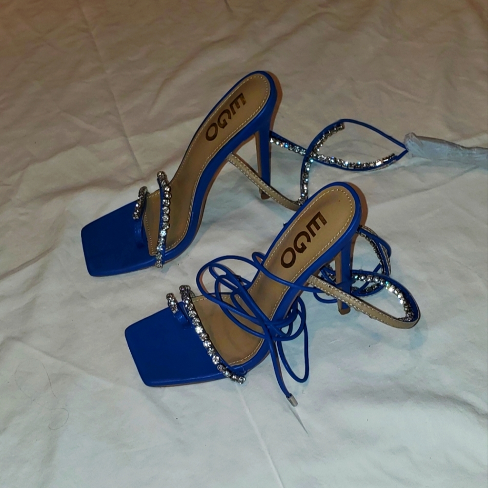 EGO sandles Strappy. Royal blue color